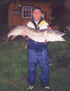 Hauki 11,04 kg. Kukkianjrvi 12.6.2004. Juha Viitanen.