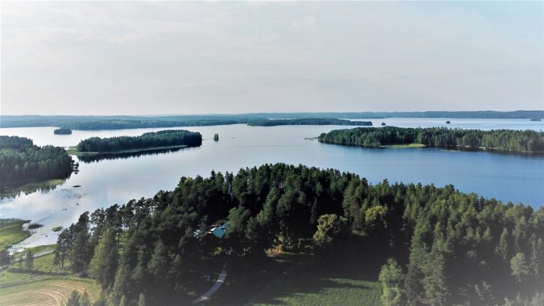 Näsijärven Vankaveden maisemaa Niemi-Kapeessa